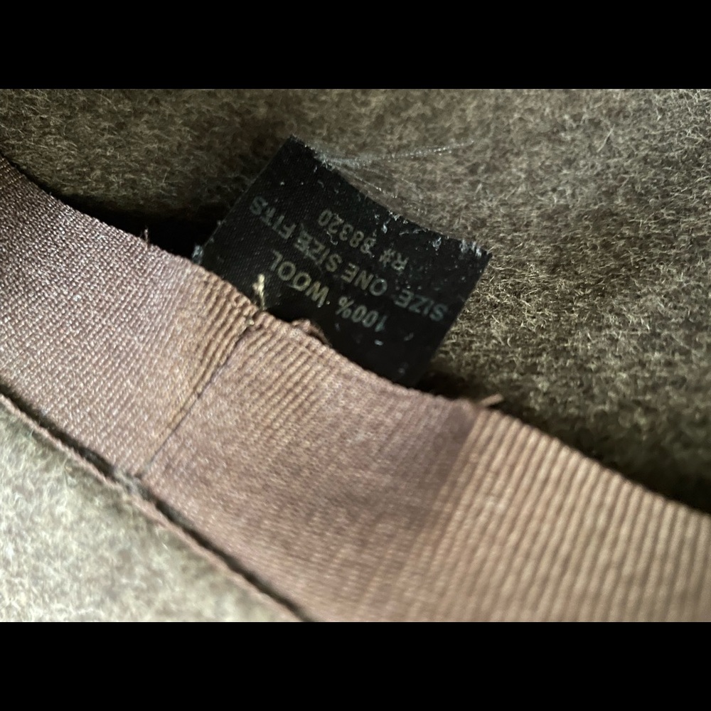 Wool hat - Picture 3 of 3